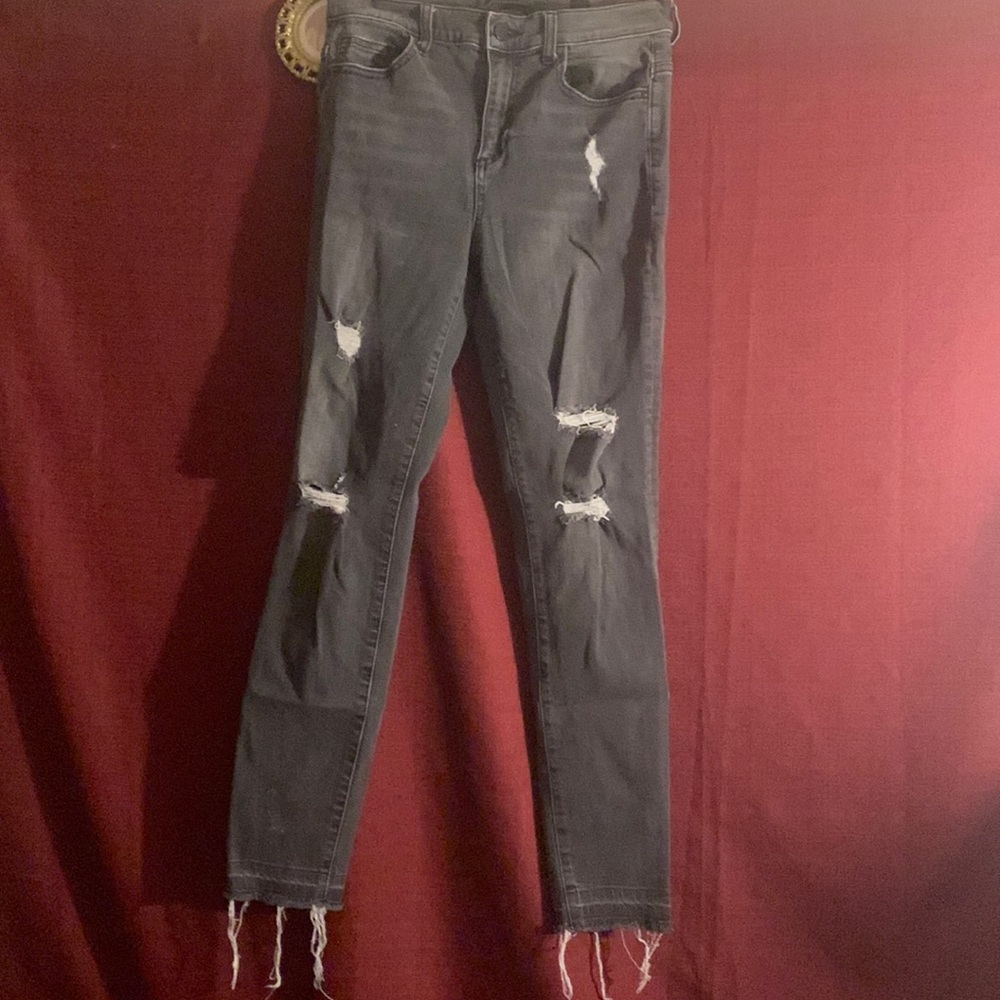 ripped black skinny jeans
